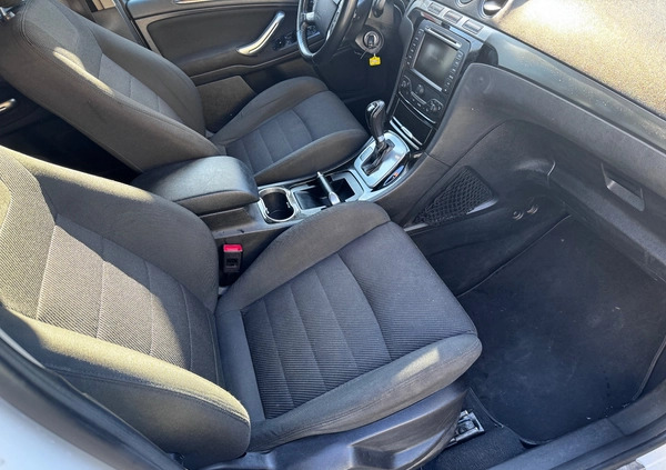 Ford Galaxy cena 36900 przebieg: 178000, rok produkcji 2012 z Świdnica małe 211